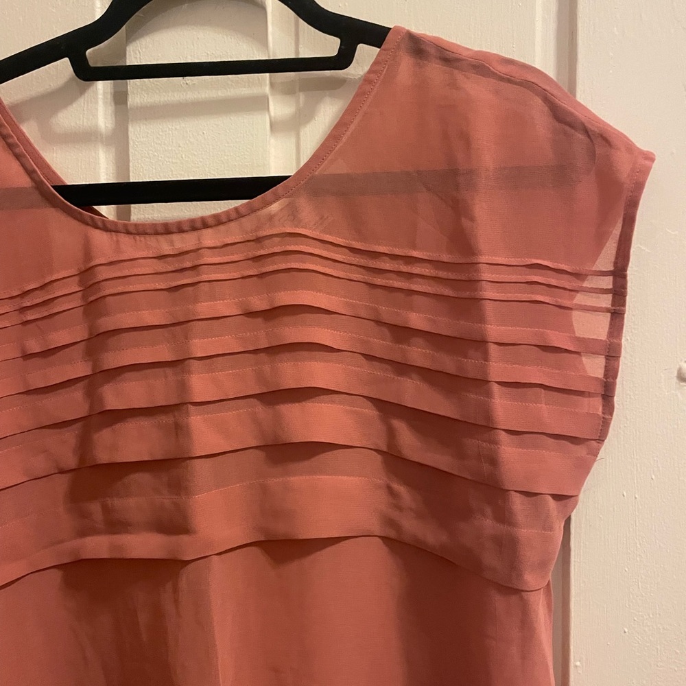 Pink sheet button back blouse - Picture 2 of 6